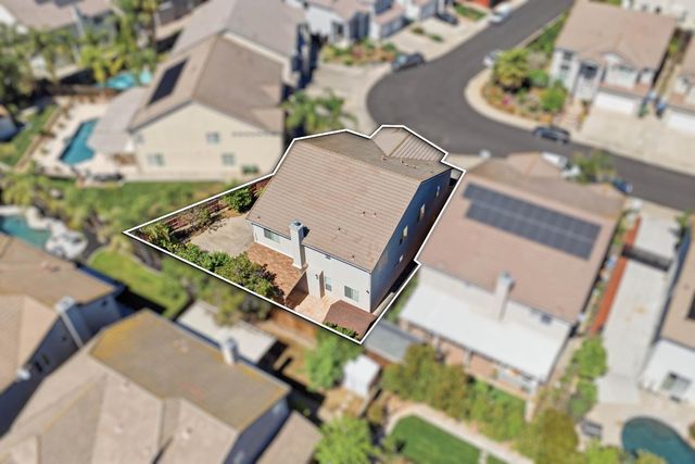 9487 Winding River Way, Elk Grove, CA 95624