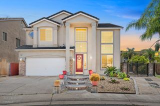 9487 Winding River Way, Elk Grove, CA 95624