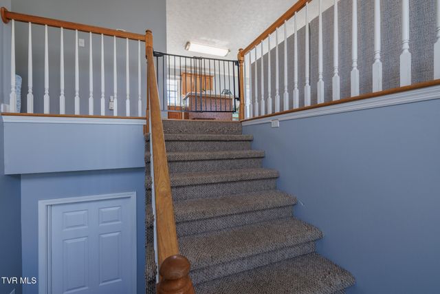 149 Ashley Dr, Mount Carmel, TN 37645