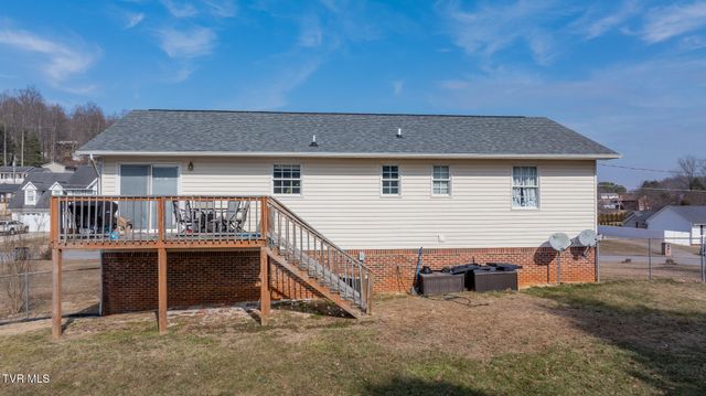 149 Ashley Dr, Mount Carmel, TN 37645