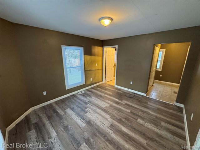 86 Hamilton Street, Pontiac, MI 48342