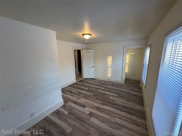 86 Hamilton Street, Pontiac, MI 48342