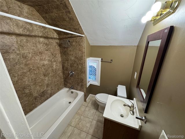 86 Hamilton Street, Pontiac, MI 48342