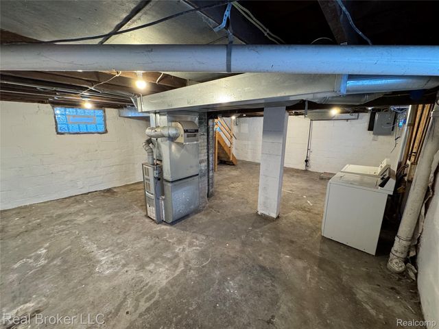 86 Hamilton Street, Pontiac, MI 48342