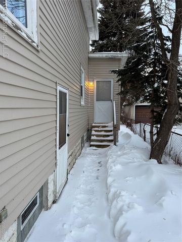 86 Hamilton Street, Pontiac, MI 48342