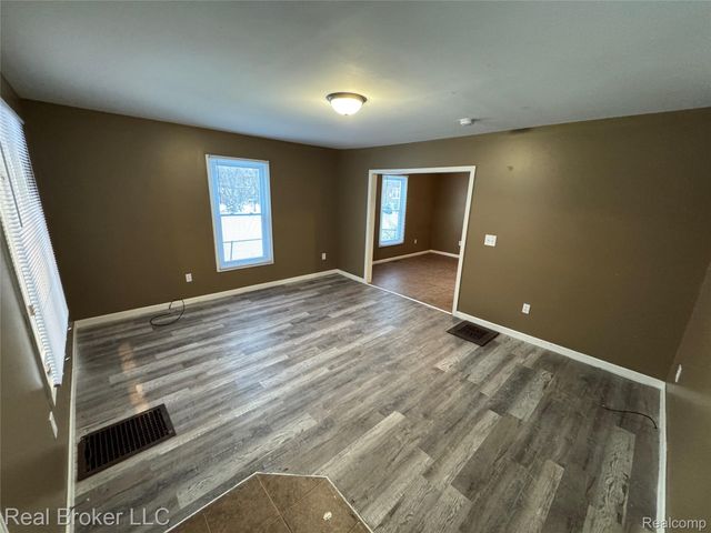 86 Hamilton Street, Pontiac, MI 48342