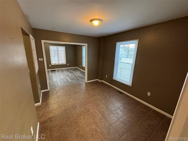 86 Hamilton Street, Pontiac, MI 48342