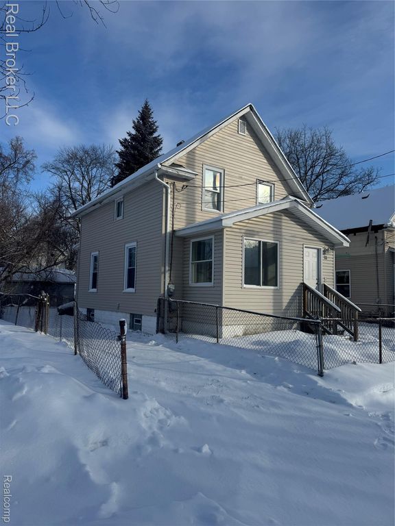 86 Hamilton Street, Pontiac, MI 48342