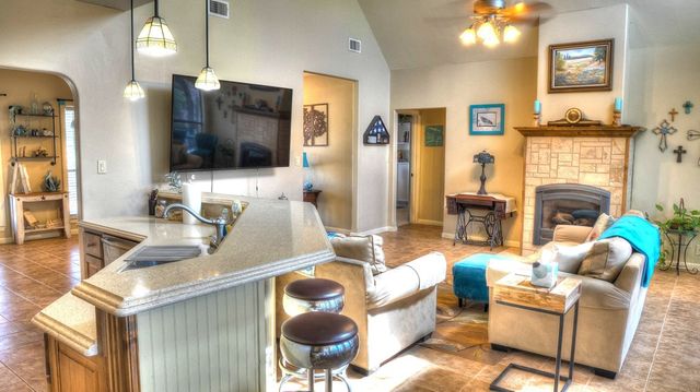 834 Alex Auld, Leakey, TX 78873