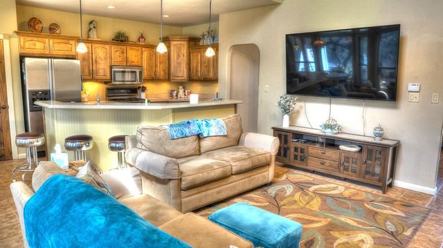 834 Alex Auld, Leakey, TX 78873