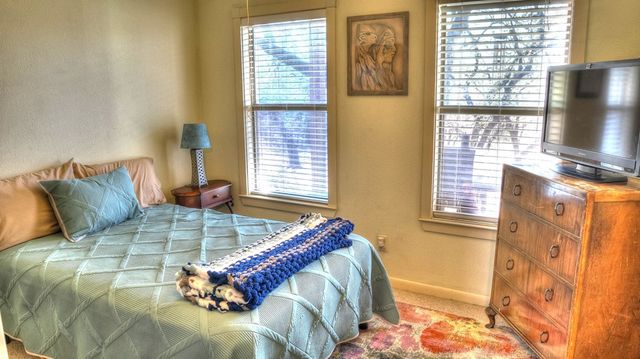 834 Alex Auld, Leakey, TX 78873