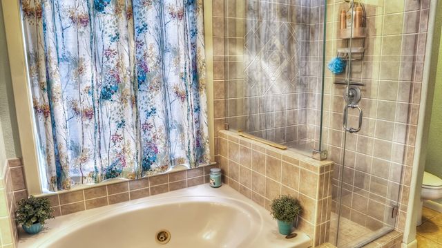 834 Alex Auld, Leakey, TX 78873