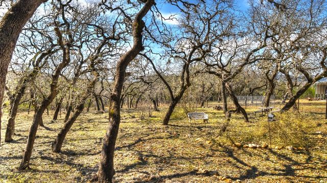 834 Alex Auld, Leakey, TX 78873