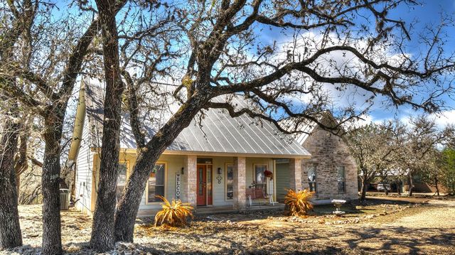 834 Alex Auld, Leakey, TX 78873