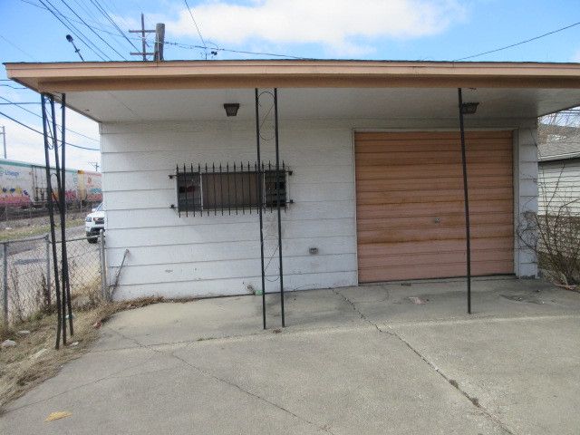 7448 S Maplewood Avenue, Chicago, IL 60629