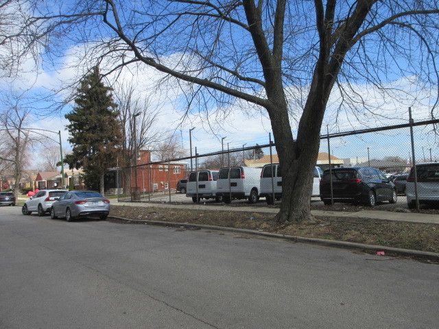 7448 S Maplewood Avenue, Chicago, IL 60629