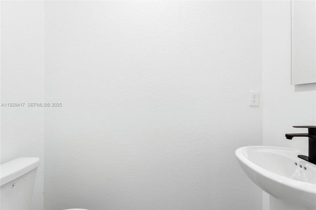 902 Magnolia Ave, Lehigh Acres, FL 33972