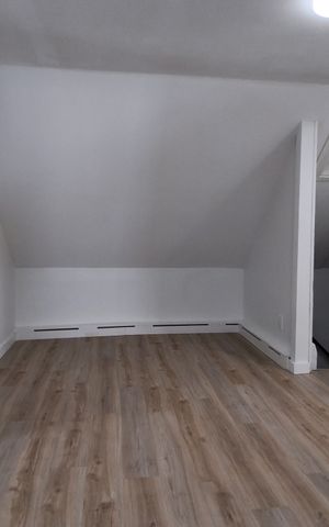 10 Central Sq 3, Brockton, MA 02301
