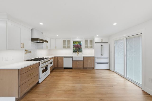 66 Ontario Dr, Hudson, MA 01749