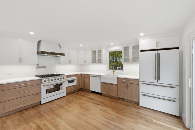 66 Ontario Dr, Hudson, MA 01749