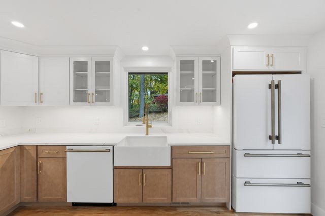 66 Ontario Dr, Hudson, MA 01749