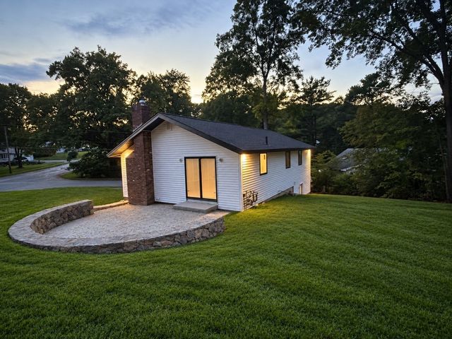 66 Ontario Dr, Hudson, MA 01749