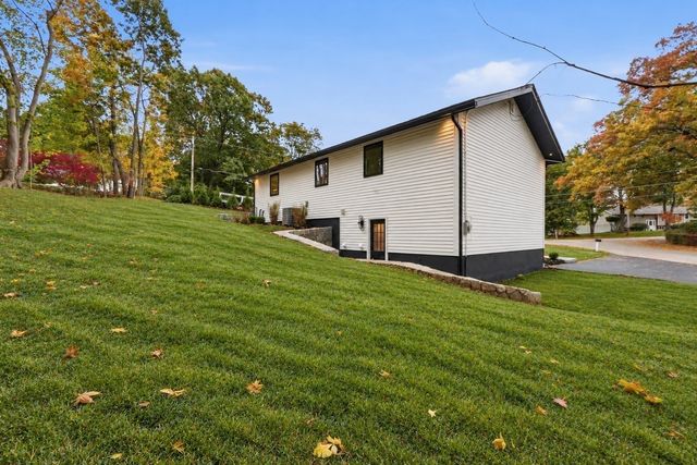 66 Ontario Dr, Hudson, MA 01749