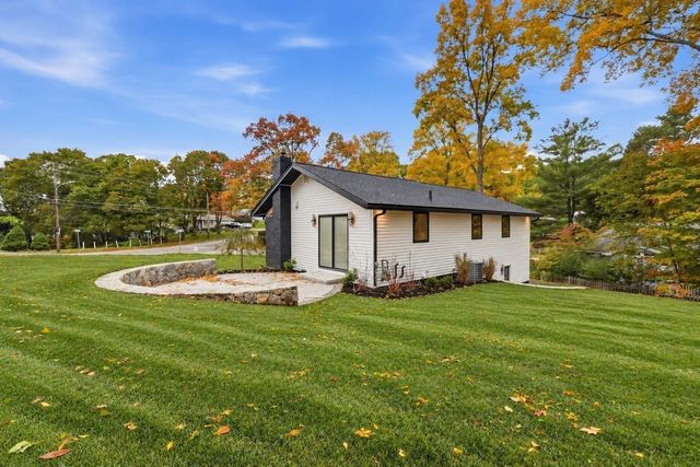66 Ontario Dr, Hudson, MA 01749