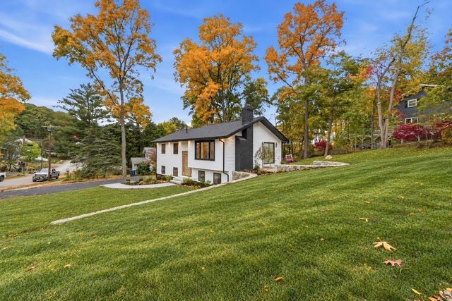 66 Ontario Dr, Hudson, MA 01749