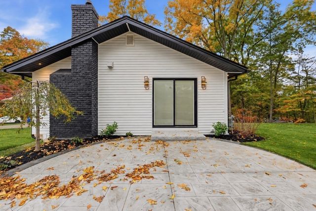 66 Ontario Dr, Hudson, MA 01749