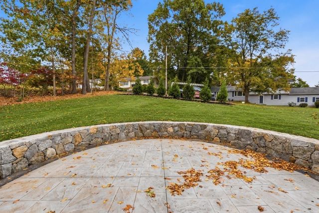 66 Ontario Dr, Hudson, MA 01749