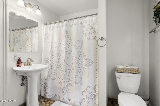 20 108th Street, Troy, NY 12182