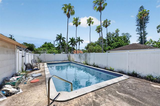 1302 22ND STREET W, Bradenton, FL 34205