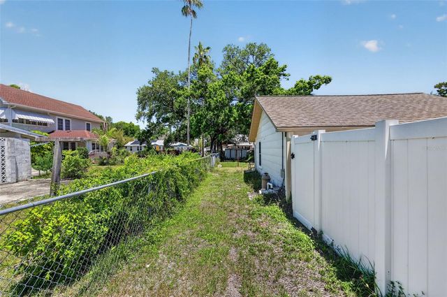 1302 22ND STREET W, Bradenton, FL 34205