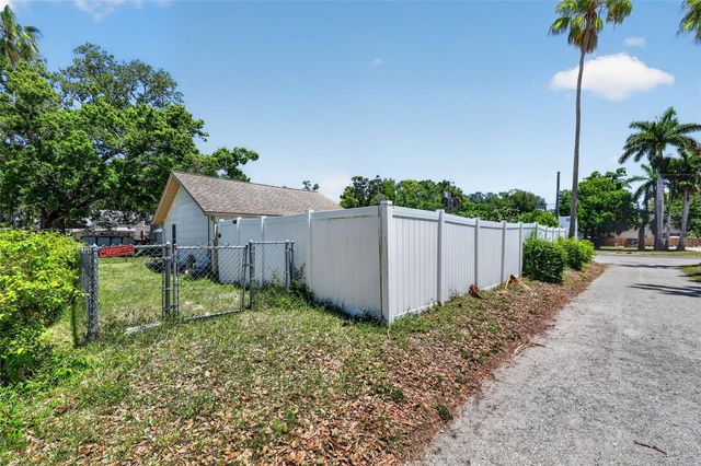 1302 22ND STREET W, Bradenton, FL 34205