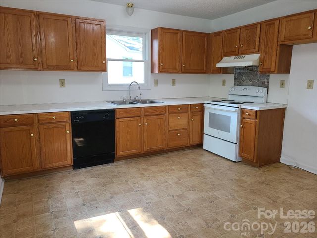 210 N Cloudman Street, Charlotte, NC 28216