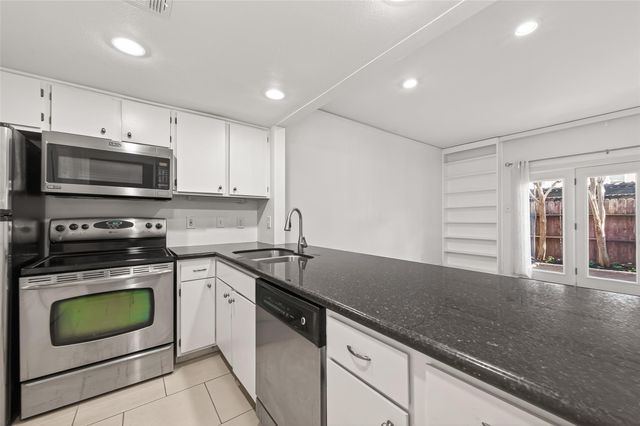 14707 Barryknoll Lane 164, Houston, TX 77079