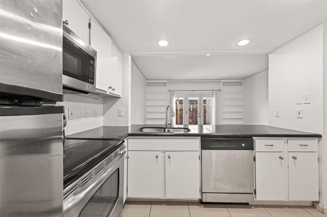 14707 Barryknoll Lane 164, Houston, TX 77079