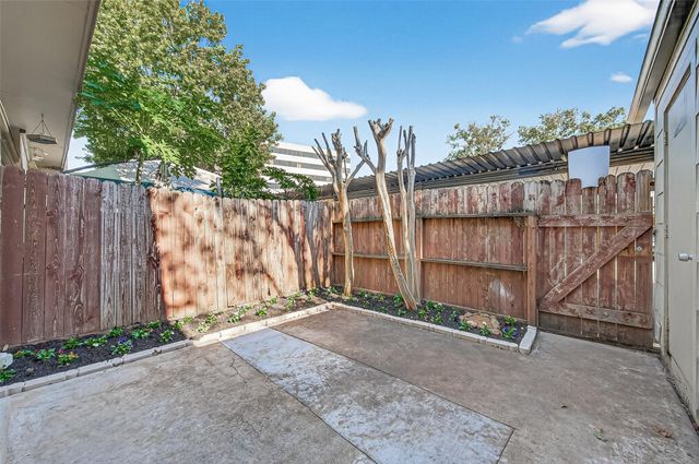 14707 Barryknoll Lane 164, Houston, TX 77079