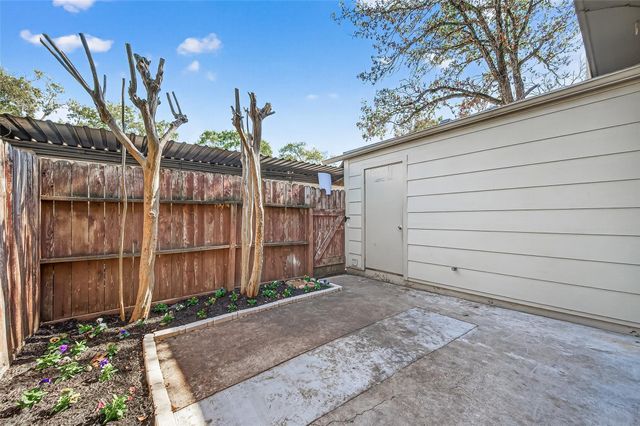 14707 Barryknoll Lane 164, Houston, TX 77079