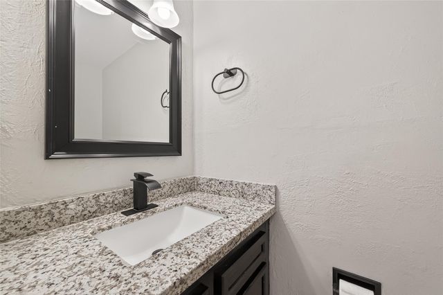 14707 Barryknoll Lane 164, Houston, TX 77079