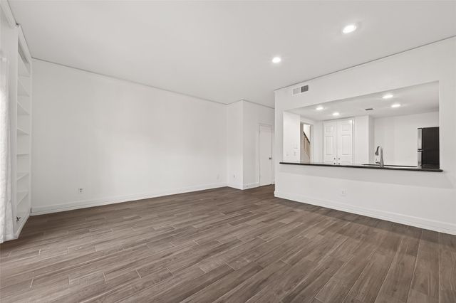 14707 Barryknoll Lane 164, Houston, TX 77079