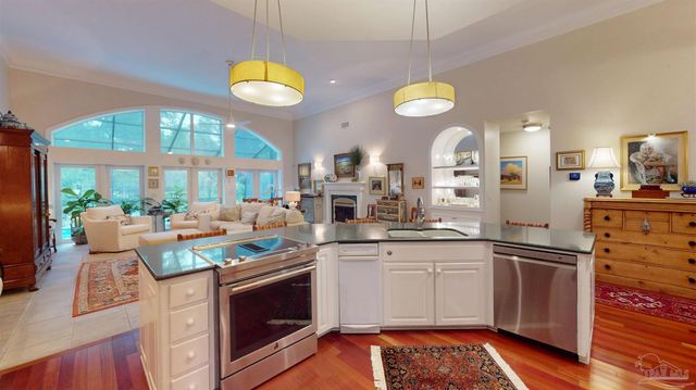 4020 Indigo Dr, Pensacola, FL 32507