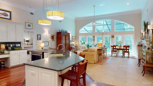 4020 Indigo Dr, Pensacola, FL 32507