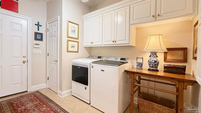 4020 Indigo Dr, Pensacola, FL 32507