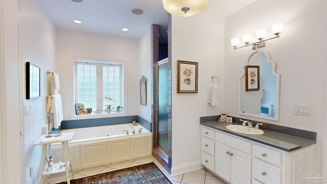 4020 Indigo Dr, Pensacola, FL 32507