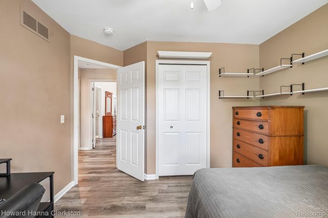2787 Riverside Drive, Waterford Charter Township, MI 48329