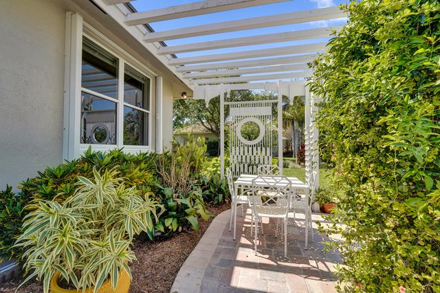 5970 SW 55th Street, Davie, FL 33314