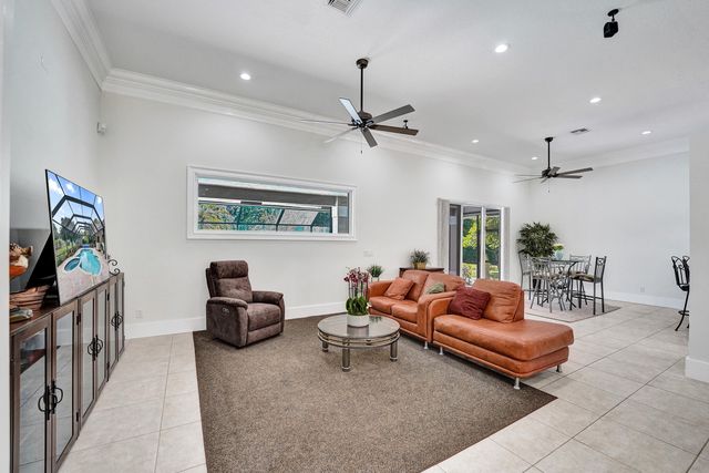 5970 SW 55th Street, Davie, FL 33314