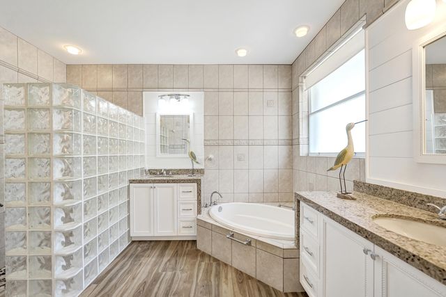 5970 SW 55th Street, Davie, FL 33314